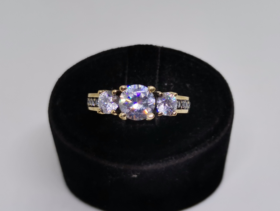 ÜÇ TAŞ MODEL GÜMÜŞ YÜZÜK