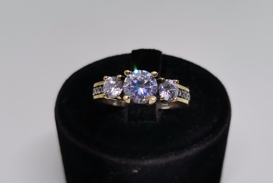 ÜÇ TAŞ MODEL GÜMÜŞ YÜZÜK