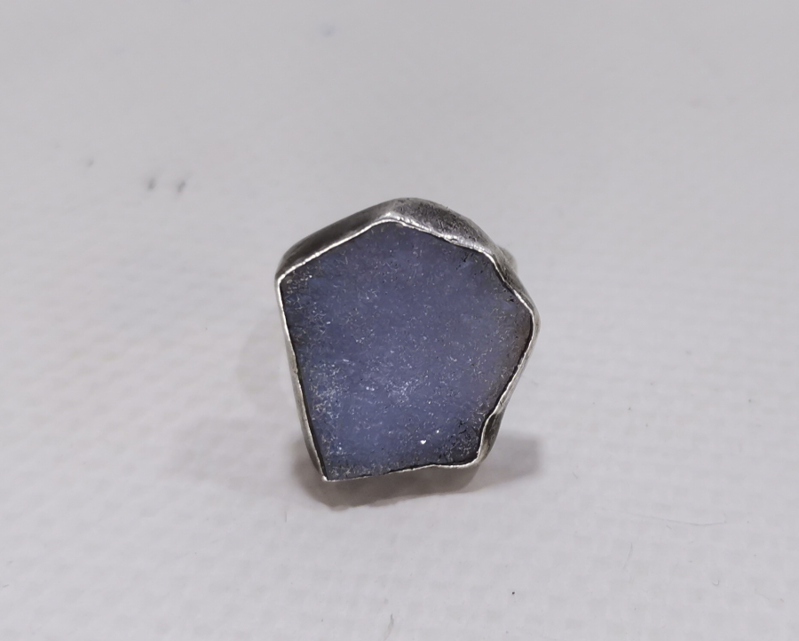 ÜZERİ DOĞAL TAŞLI ÖZEL YAPIM GÜMÜŞ YÜZÜK