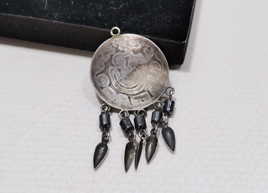 ÜZERİ İBRANİCE YAZILI OSMANLI DÖNEMİ SAVATLI GÜMÜŞ KOLYE UCU