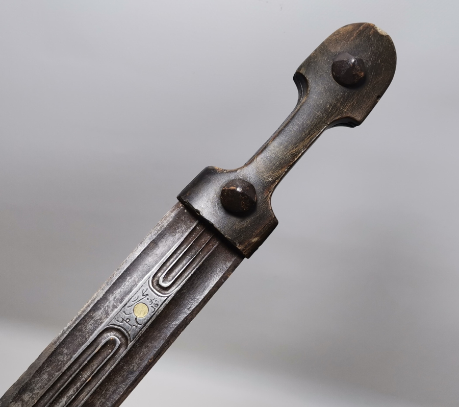 ÜZERİ OSMANLICA YAZILI VE ALTIN ÇAKMALI OSMANLI DÖNEMİ NADİR FORMDA ÇERKES KAMASI