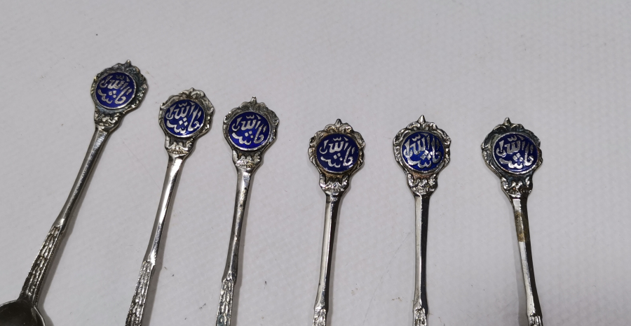 ÜZERİNDE OSMANLICA MAŞALLAH YAZILI SAPLARI MİNE İŞÇİLİKLİ OSMANLI DÖNEMİ ÇAY KAŞIĞI TAKIMI