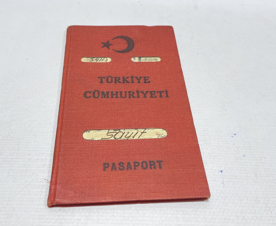 CUMHURİYET BAŞLARI BASILMIŞ ÇOK NADİR PASAPORT