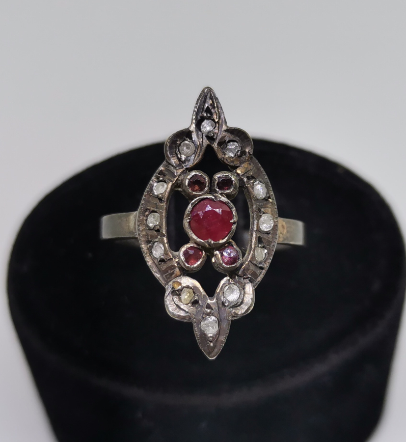 ELMAS VE YAKUT TAŞLI ANTİKA MEKİK YÜZÜK