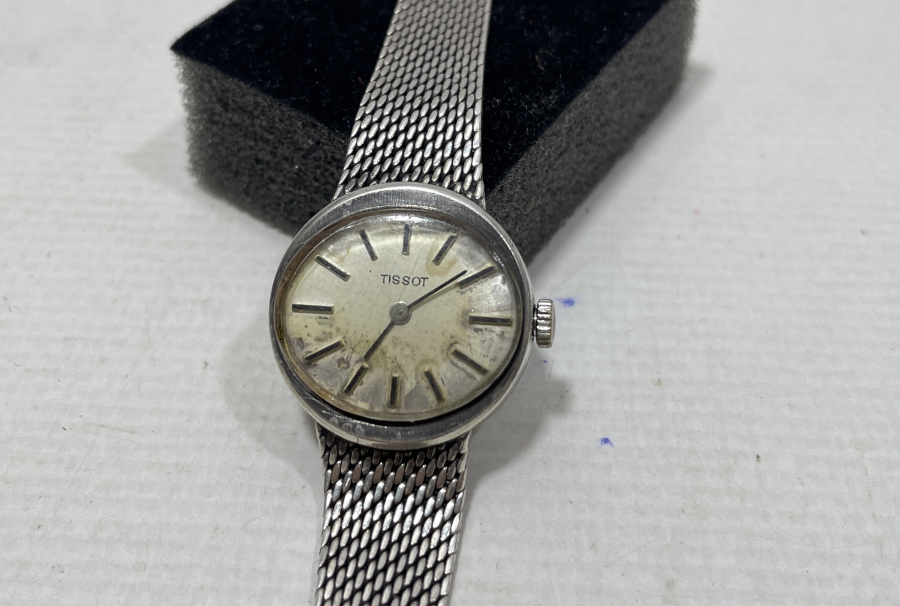 GÜMÜŞ KASA ANTİKA KURMALI TİSSOT KOL SAATİ