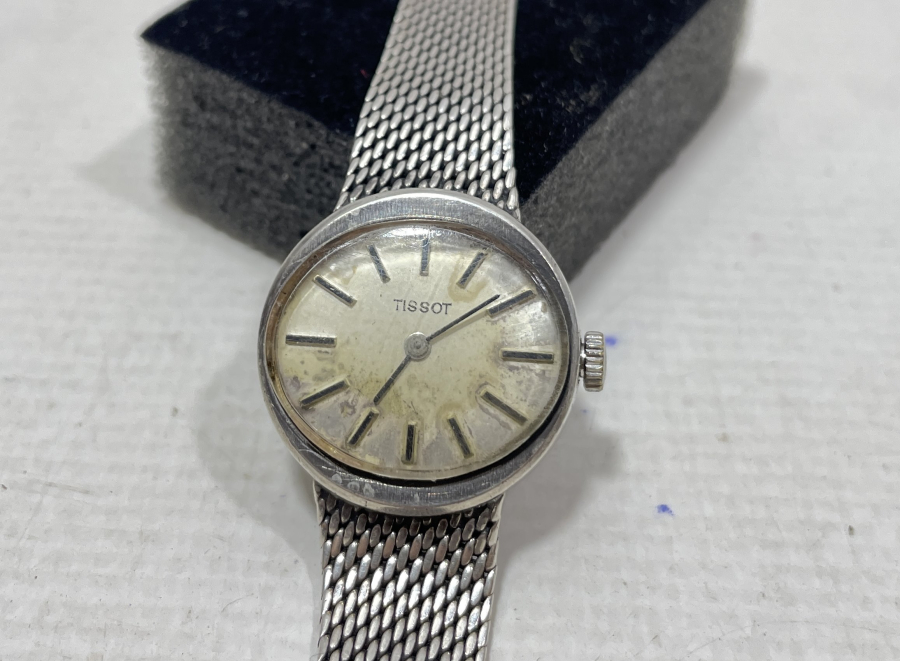 GÜMÜŞ KASA ANTİKA KURMALI TİSSOT KOL SAATİ