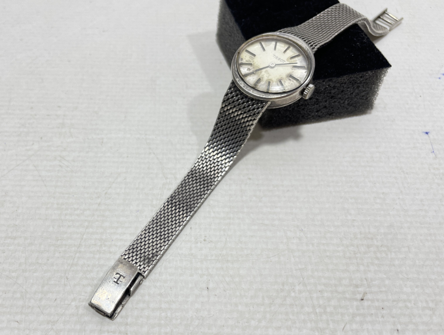 GÜMÜŞ KASA ANTİKA KURMALI TİSSOT KOL SAATİ