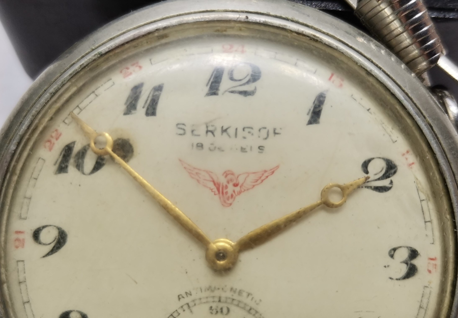 ORJİNAL KÖSTEĞİYLE ARKASI TRENLİ TEPEDEN KURMA SERKİSOF CEP SAATİ