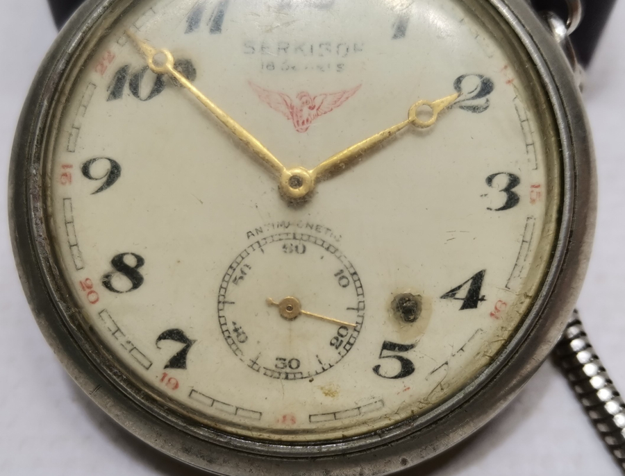 ORJİNAL KÖSTEĞİYLE ARKASI TRENLİ TEPEDEN KURMA SERKİSOF CEP SAATİ