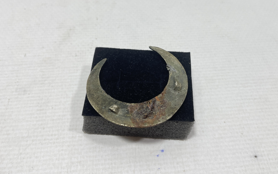 OSMANLI DÖNEMİ ÇOK NADİR HİLAL FORMLU KALPAK KOKARTI