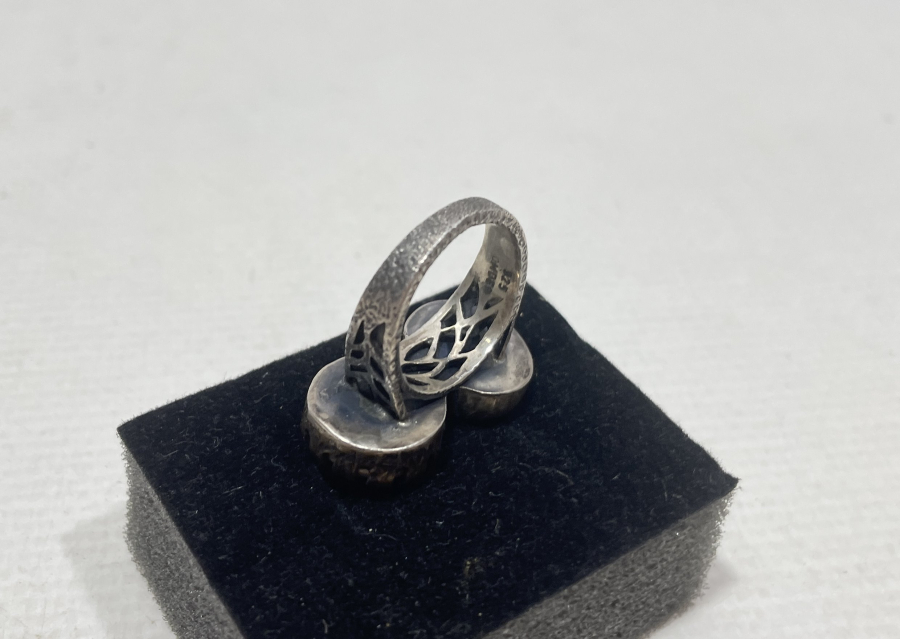 ÖZEL DİZAYN SEDEF VE MERCAN TAŞLI GÜMÜŞ YÜZÜK