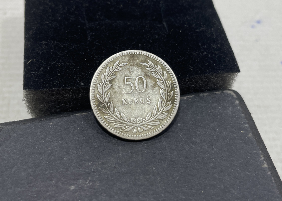 CUMHURİYETİMİZİN BASILAN SON GÜMÜŞ PARASI