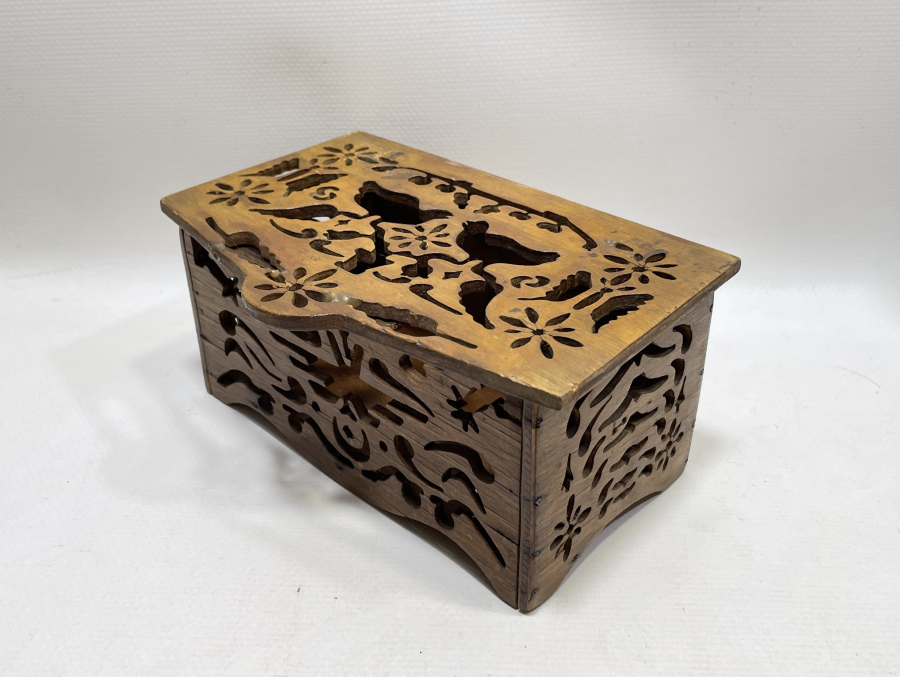 OSMANLI DÖNEMİ ÜZERİ OSMANLICA YAZILI -AY YILDIZLI VE KUŞLU AHŞAP KUTU