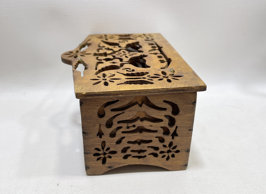 OSMANLI DÖNEMİ ÜZERİ OSMANLICA YAZILI -AY YILDIZLI VE KUŞLU AHŞAP KUTU