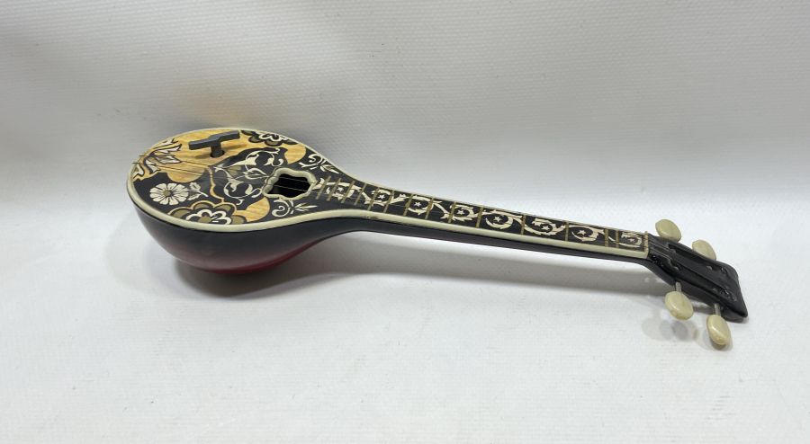 SAZ FORMUNDA YAPILMIŞ LATERNALI ANTİKA OYUNCAK MÜZİK ÇALAR