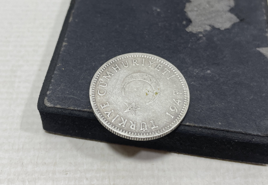 YÜKSEK KONDİSYONDA 1947 YILI GÜMÜŞ 1 LİRA