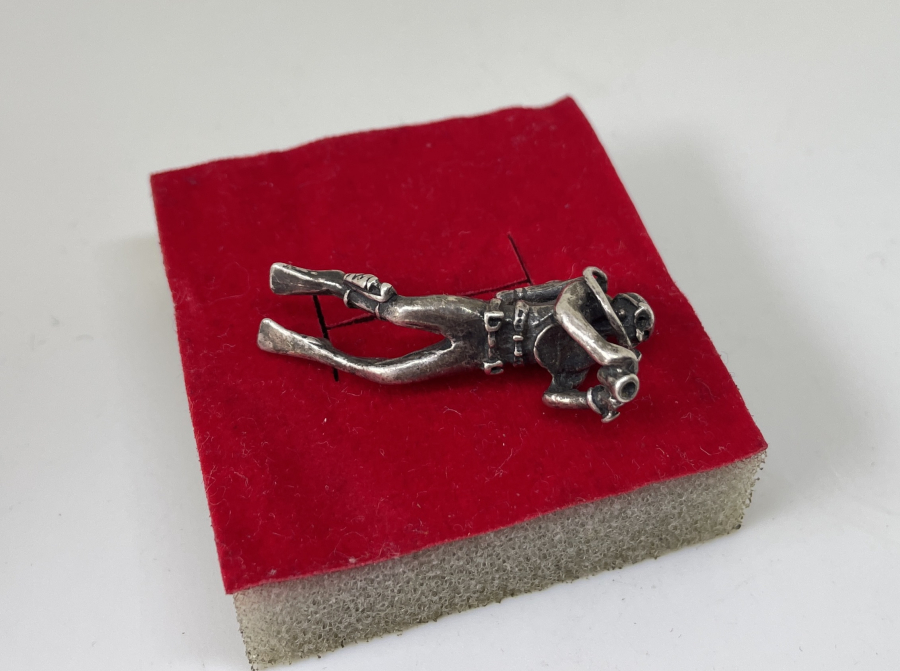 DALGIÇ FORMUNDA YAPILMIŞ GÜMÜŞ KOLYE UCU