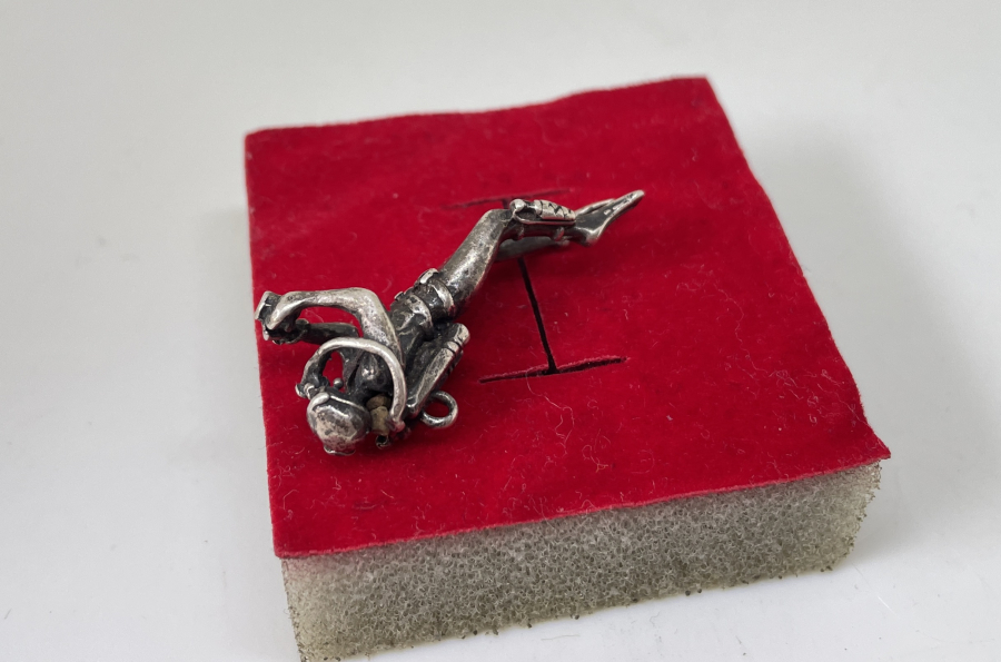 DALGIÇ FORMUNDA YAPILMIŞ GÜMÜŞ KOLYE UCU