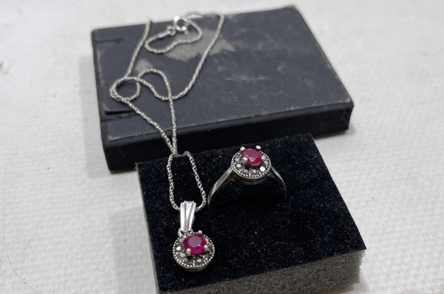 DOĞAL TAŞLI GÜMÜŞ KOLYE YÜZÜK TAKIMI