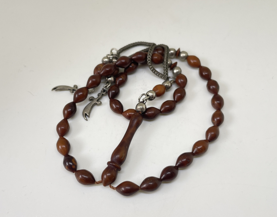 GÜMÜŞ PÜSKÜLLÜ KUKA TESPİH