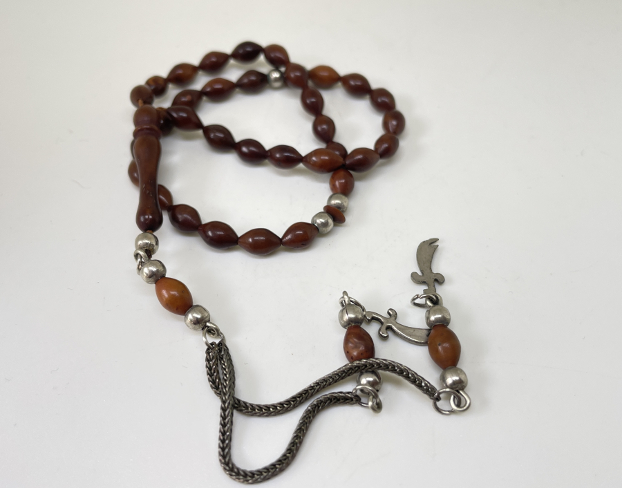 GÜMÜŞ PÜSKÜLLÜ KUKA TESPİH