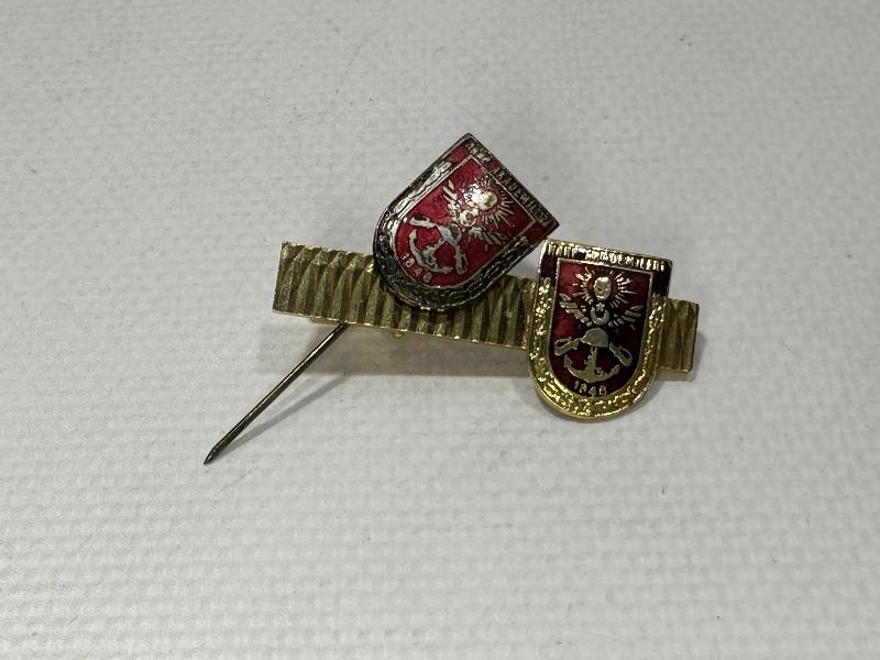 HARP AKADEMİLERİ MİNELİ ROZET VE KIRAVAT İĞNESİ