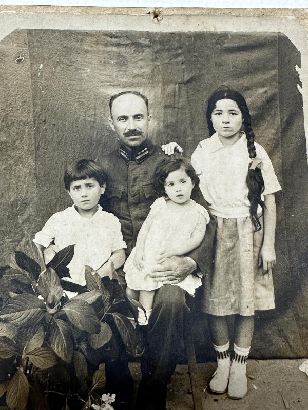 CUMHURİYET İLK DÖNEM TÜRK SUBAYI VE ÇOCUKLARI KABİN FOTO