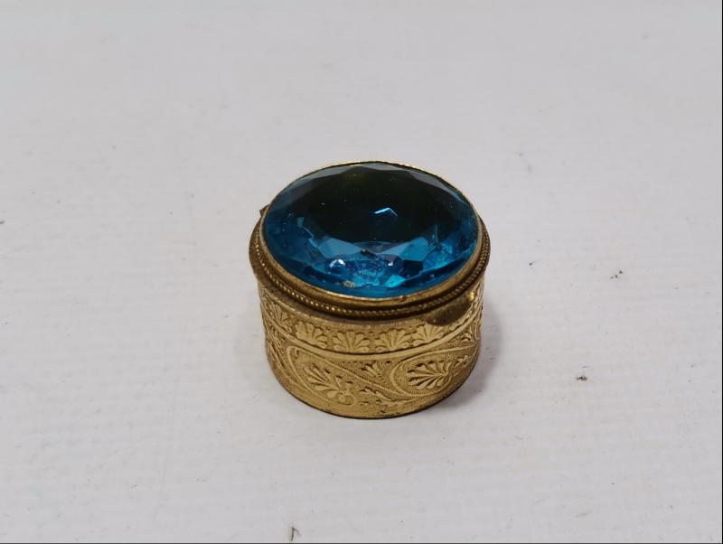 ÜZERİ AQUAMARİN TAŞLI ANTİKA KUTU