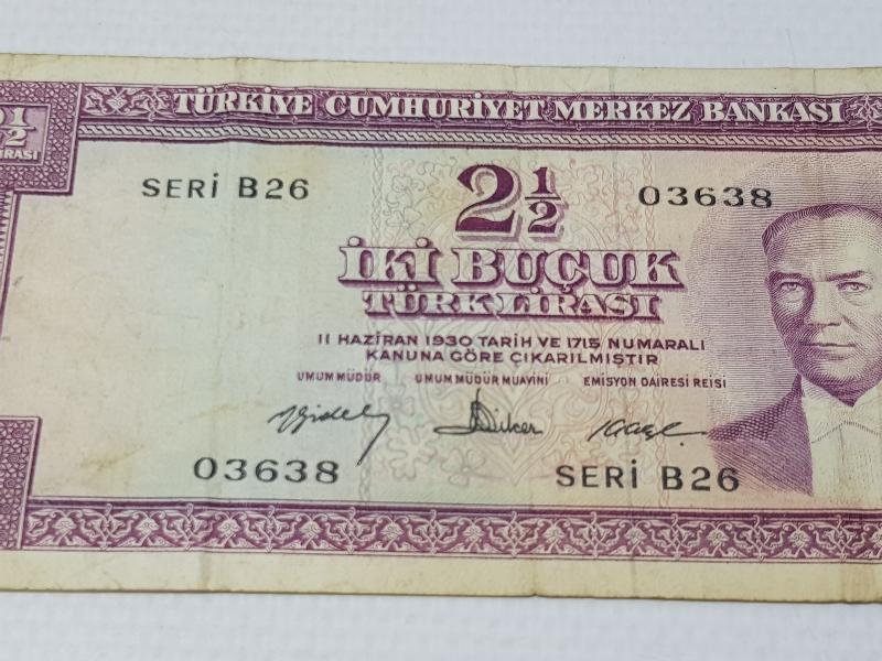 TC 5. EMİSYON NADİR 2,5 LİRA KAĞIT PARA