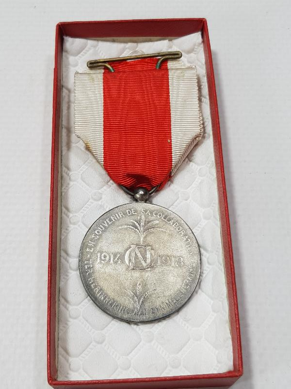 1. DÜNYA SAVAŞI 1914-1918 TARİHLİ KUTUSUNDA GÜMÜŞ MADALYA