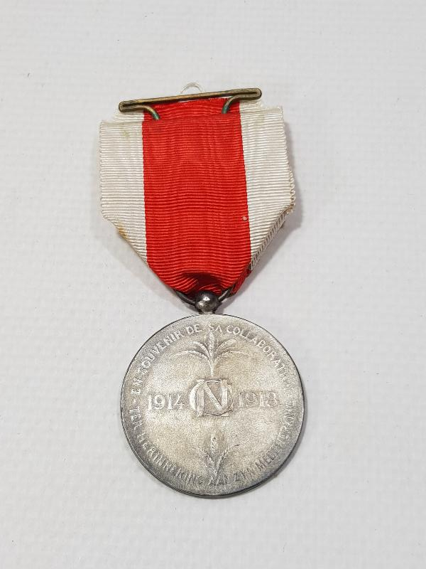 1. DÜNYA SAVAŞI 1914-1918 TARİHLİ KUTUSUNDA GÜMÜŞ MADALYA