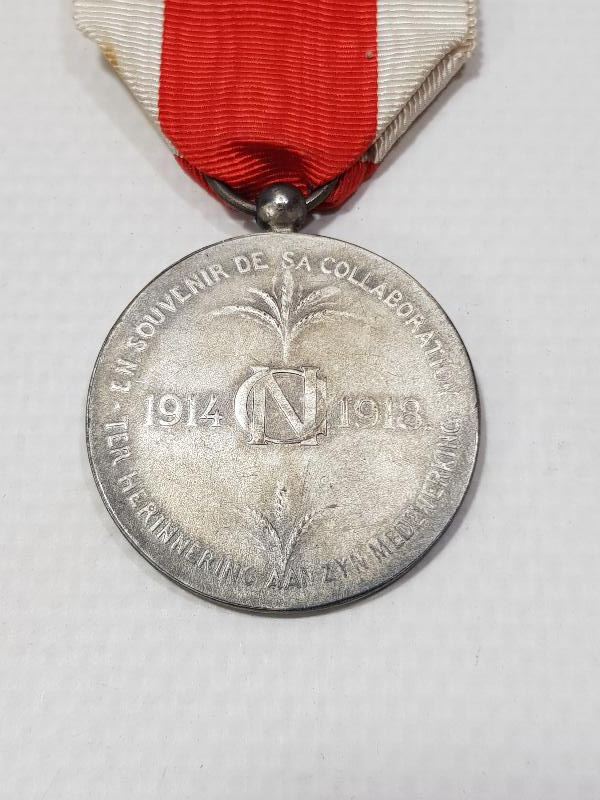 1. DÜNYA SAVAŞI 1914-1918 TARİHLİ KUTUSUNDA GÜMÜŞ MADALYA