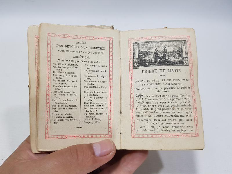 1874 TARİHLİ BAKALİT CİLTLİ GÜMÜŞ KAKMALI NADİR CEP İNCİLİ