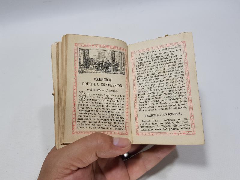 1874 TARİHLİ BAKALİT CİLTLİ GÜMÜŞ KAKMALI NADİR CEP İNCİLİ