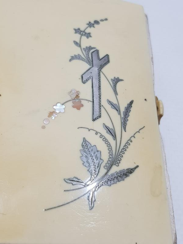 1874 TARİHLİ BAKALİT CİLTLİ GÜMÜŞ KAKMALI NADİR CEP İNCİLİ