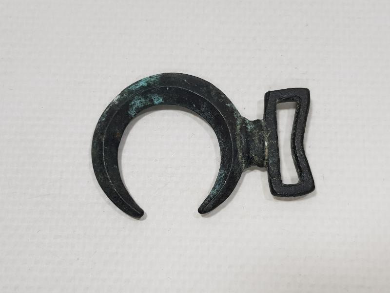 OSMANLI DÖNEMİ ÇOK NADİR HİLAL FORMLU SÜVARİ SUBAY AT TOKASI