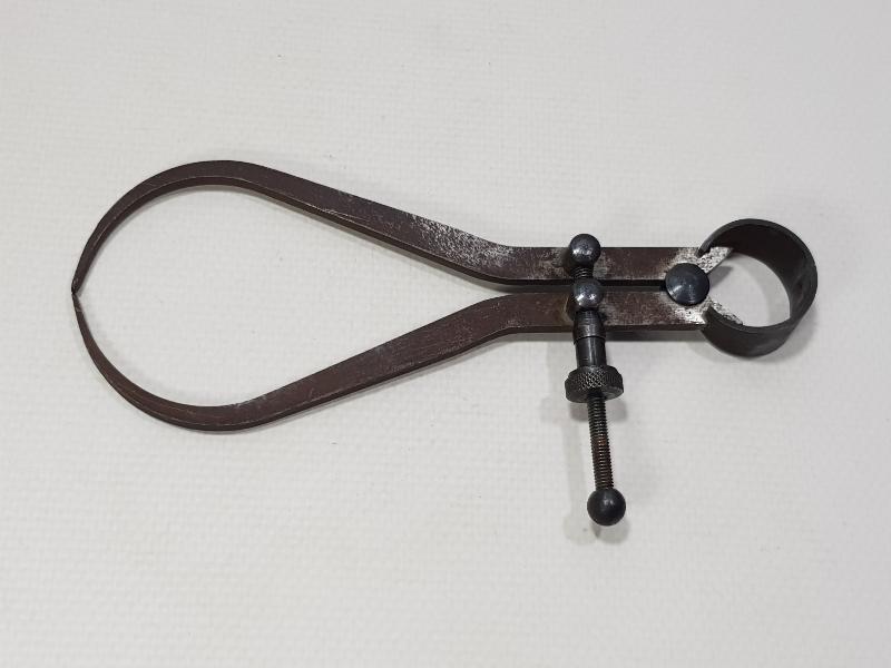 ÜZERİNDE OSMANLICA İSTANBUL 1321 YAZILI DIŞ BÜKEY KUMPAS