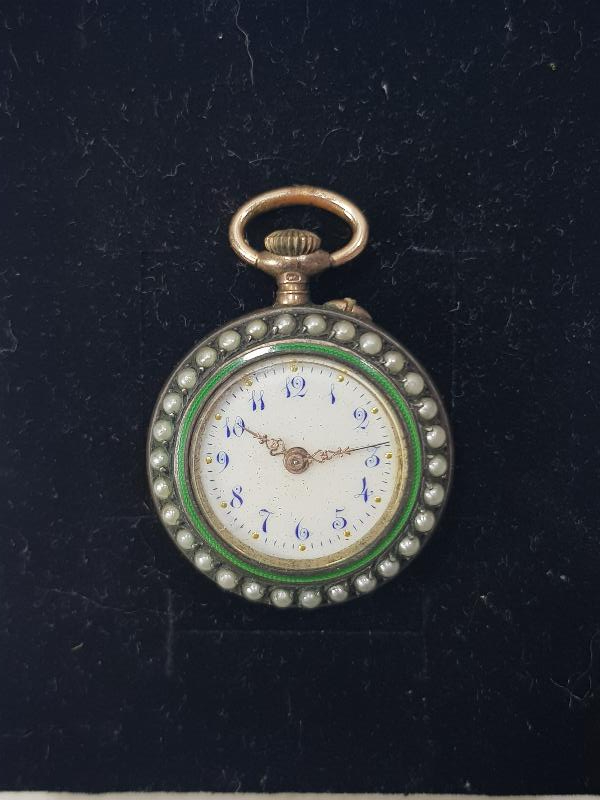 ANTİKA GÜMÜŞ KASA ÜZERİ ALTIN ÇAKMA, İNCİLİ VE MİNELİ ÇOK NADİR ZENNE CEP SAATİ 