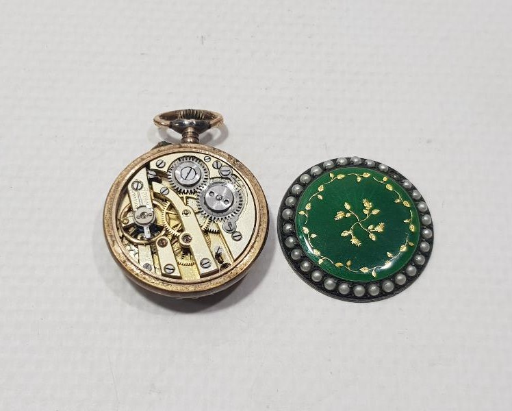 ANTİKA GÜMÜŞ KASA ÜZERİ ALTIN ÇAKMA, İNCİLİ VE MİNELİ ÇOK NADİR ZENNE CEP SAATİ 