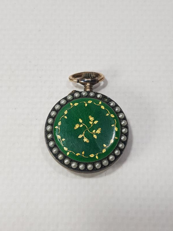 ANTİKA GÜMÜŞ KASA ÜZERİ ALTIN ÇAKMA, İNCİLİ VE MİNELİ ÇOK NADİR ZENNE CEP SAATİ 