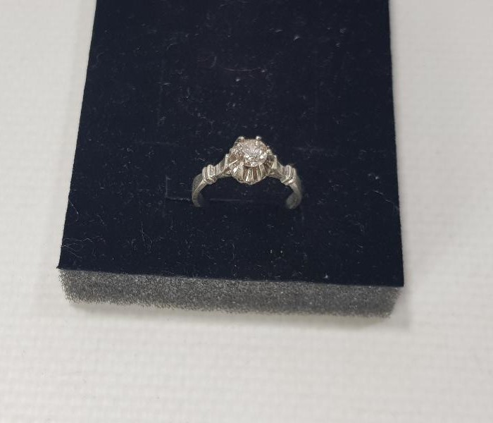 ANTİKA TEK TAŞ PIRLANTA YÜZÜK 