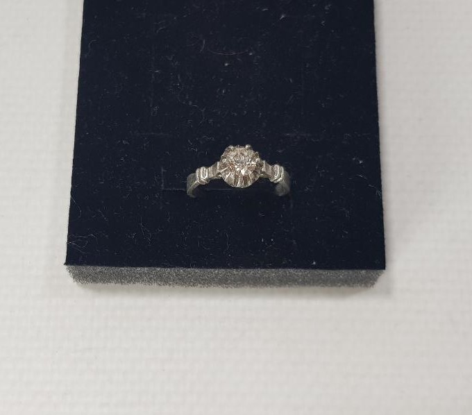 ANTİKA TEK TAŞ PIRLANTA YÜZÜK 