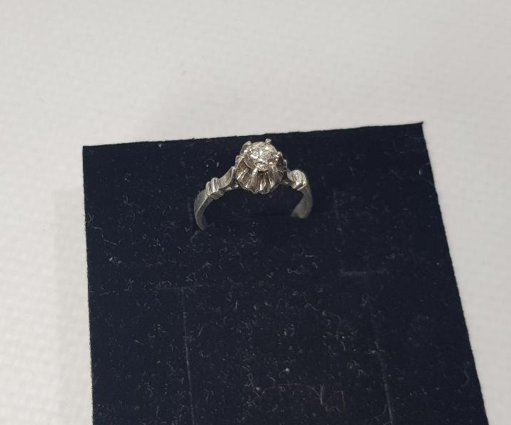 ANTİKA TEK TAŞ PIRLANTA YÜZÜK 