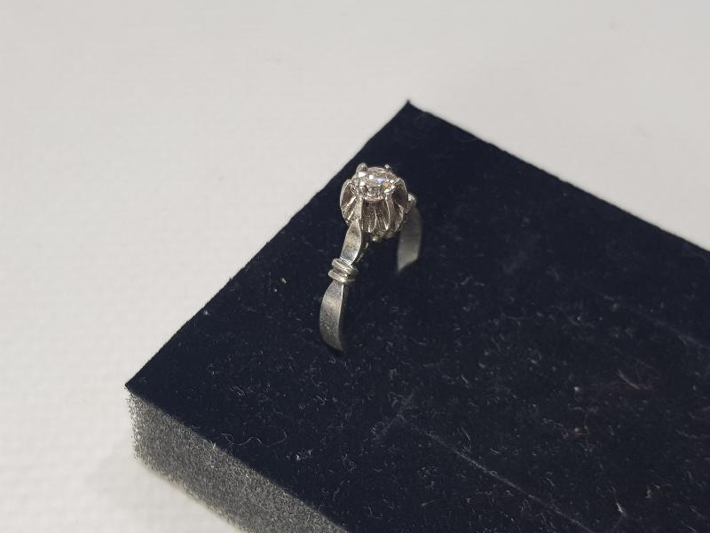 ANTİKA TEK TAŞ PIRLANTA YÜZÜK 