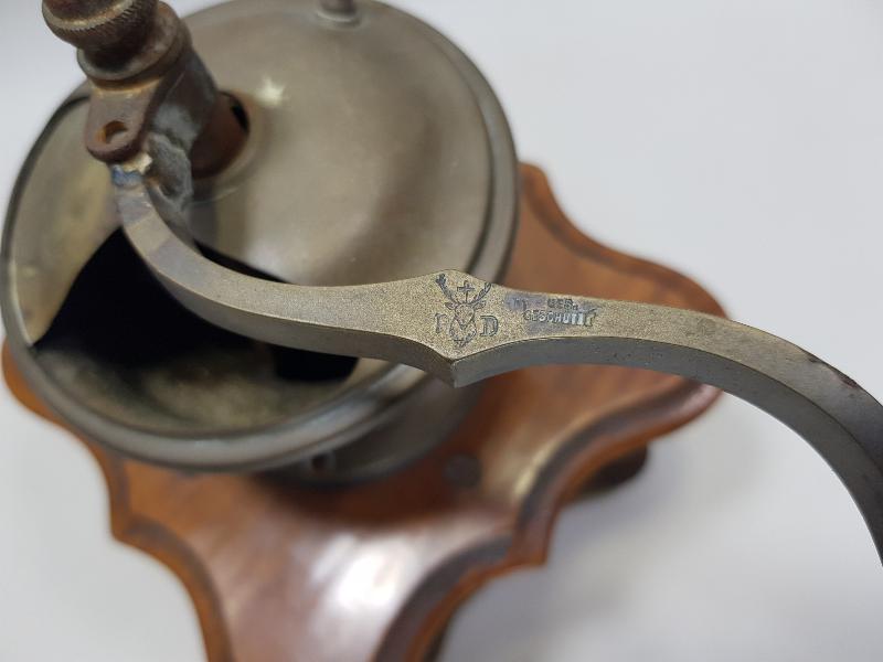 KAHVE KÜLTÜRÜ: OSMANLI DÖNEMİ ÇOK NADİR AHŞAP KAHVE DEĞİRMENİ