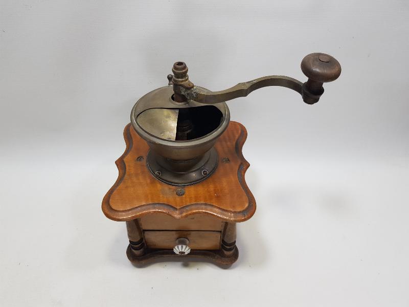 KAHVE KÜLTÜRÜ: OSMANLI DÖNEMİ ÇOK NADİR AHŞAP KAHVE DEĞİRMENİ