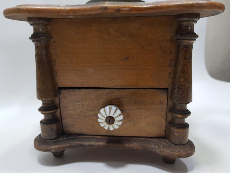 KAHVE KÜLTÜRÜ: OSMANLI DÖNEMİ ÇOK NADİR AHŞAP KAHVE DEĞİRMENİ