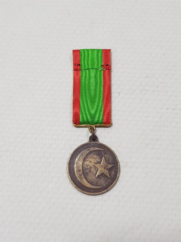 OSMANLI DÖNEMİ ÇOK NADİR FORMDA MEŞRUTİYET KANUNU ESASİ MADALYASI 