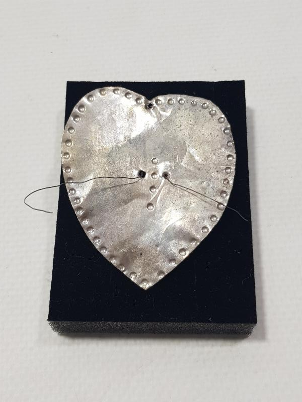 OSMANLI DÖNEMİ RUM İŞİ KALP FORMLU GÜMÜŞ İKONA ADAKLIĞI