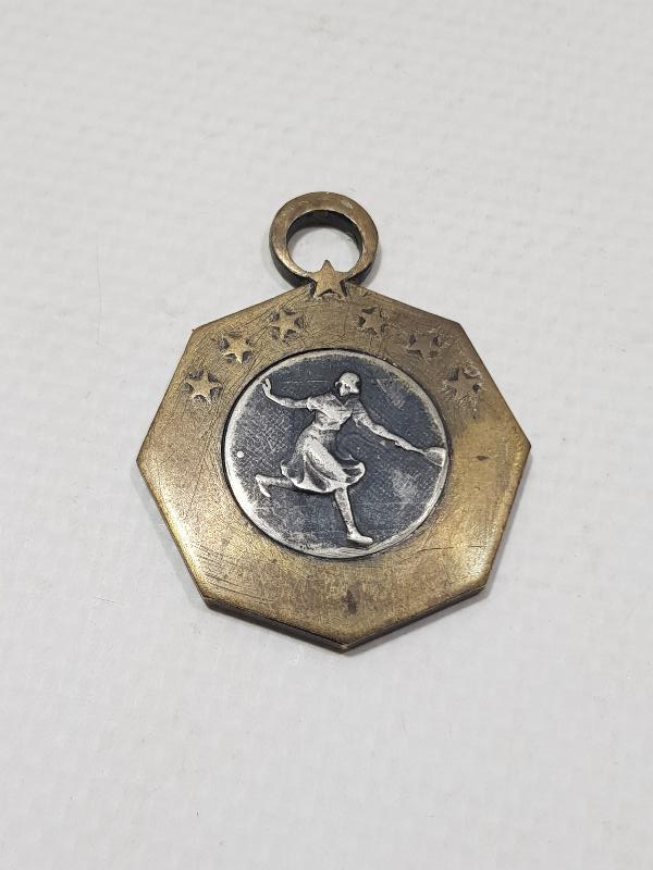 TÜRKİYE İDMAN CEMİYETLERİ İTTİFAKI GÜMÜŞ TENİS MADALYASI 